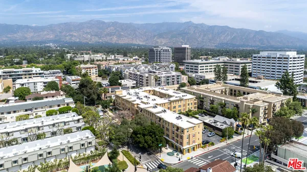 $760,000 | 128 North Oak Knoll Avenue, Unit 202, Pasadena, CA 91101