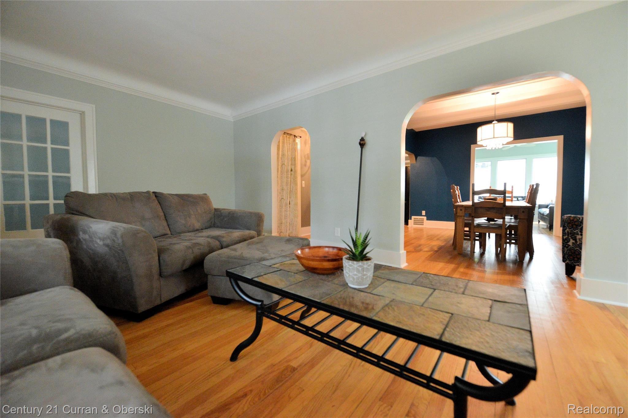 35 Amherst Road Pleasant Ridge, MI 48069 - Photo 13 of 57 Living Room to Dining