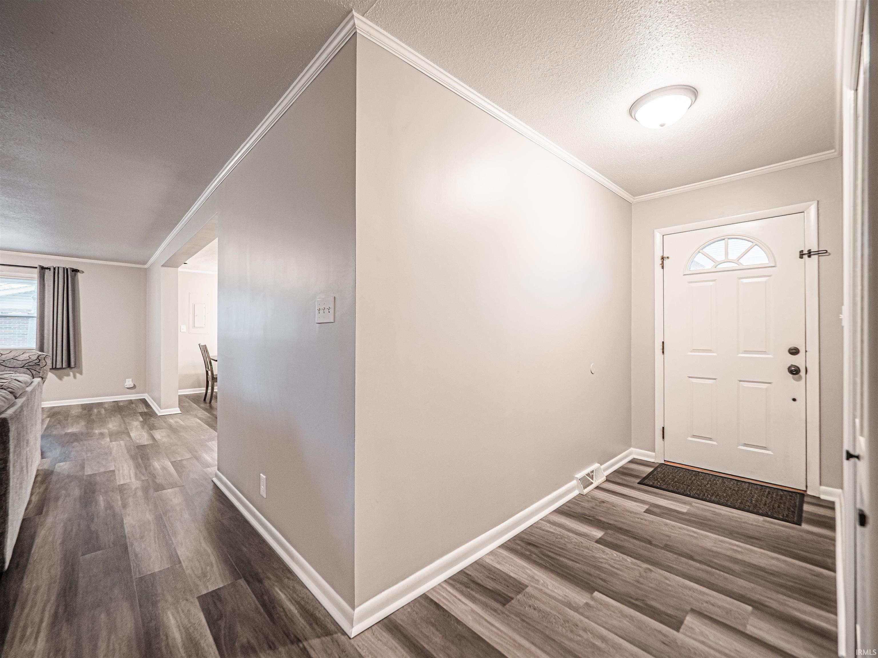 216 Hanover Road Evansville, IN 47710 - Photo 3 of 34