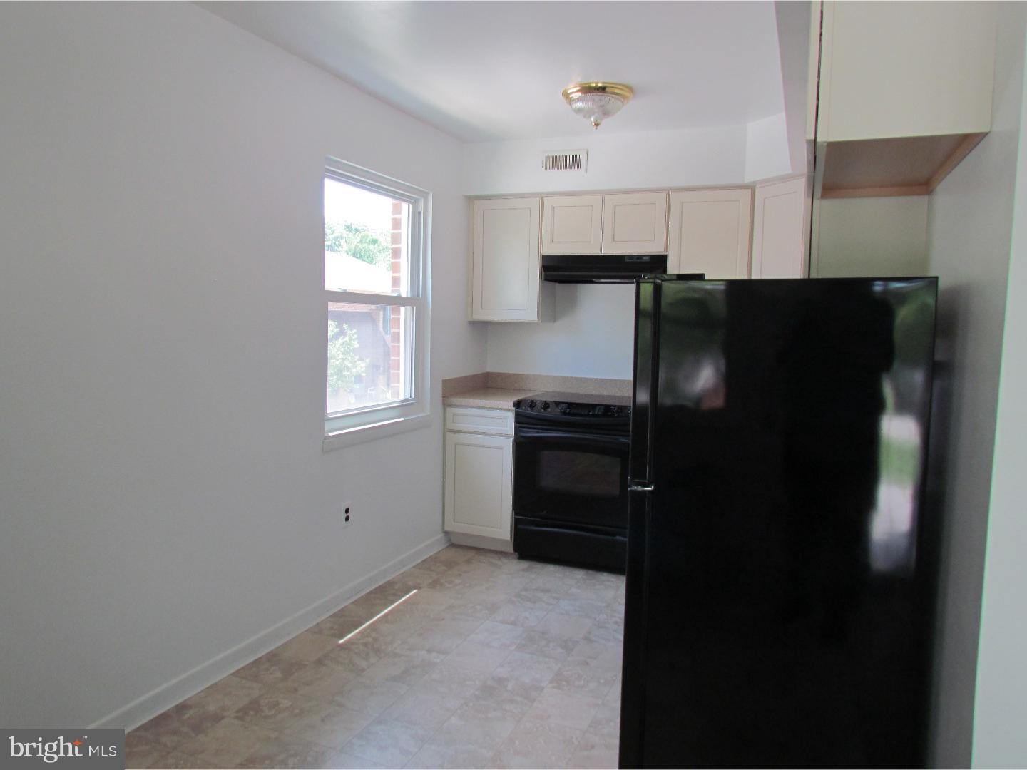 802 Winding Way Westville, NJ 08093 - Photo 3 of 14