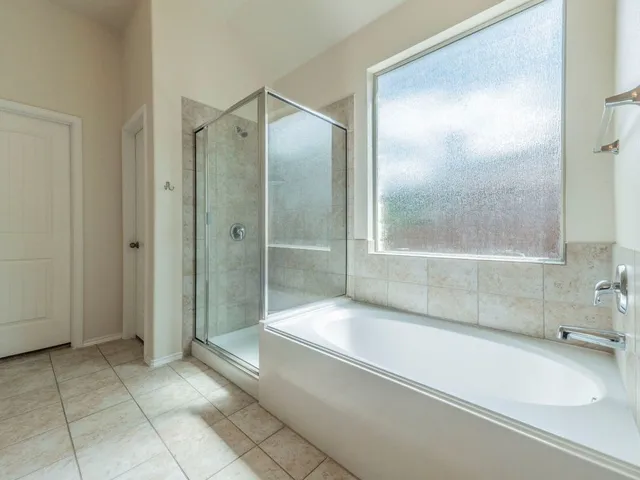 $2,795 | 18705 Falcon Pointe Boulevard, Pflugerville, TX 78660