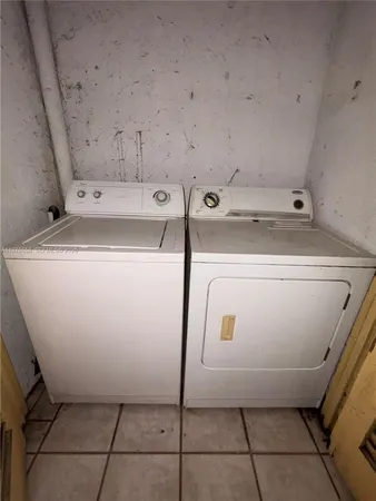 $2,200 | 13701 Kendale Lakes Circle, Unit B403, Miami, FL 33183