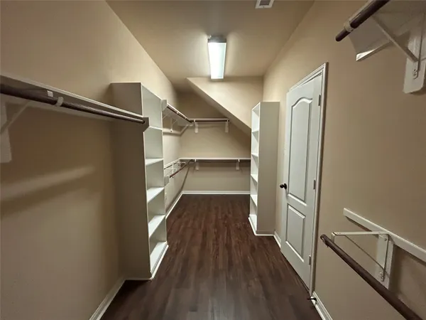 $2,950 | 7936 Lake Commons Drive, Rosenberg, TX 77469