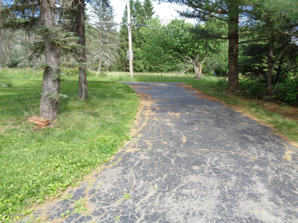 451 Rowland Road Greeley, PA 18425 - Photo 21 of 28 Circular Drive (2)