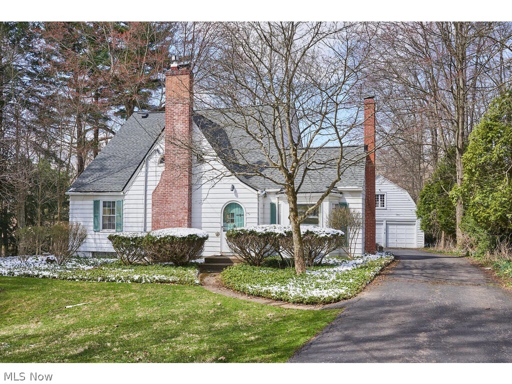 520 Crystal Lake Road Akron, OH 44333 - Photo 1 of 22 Gallery Image 1