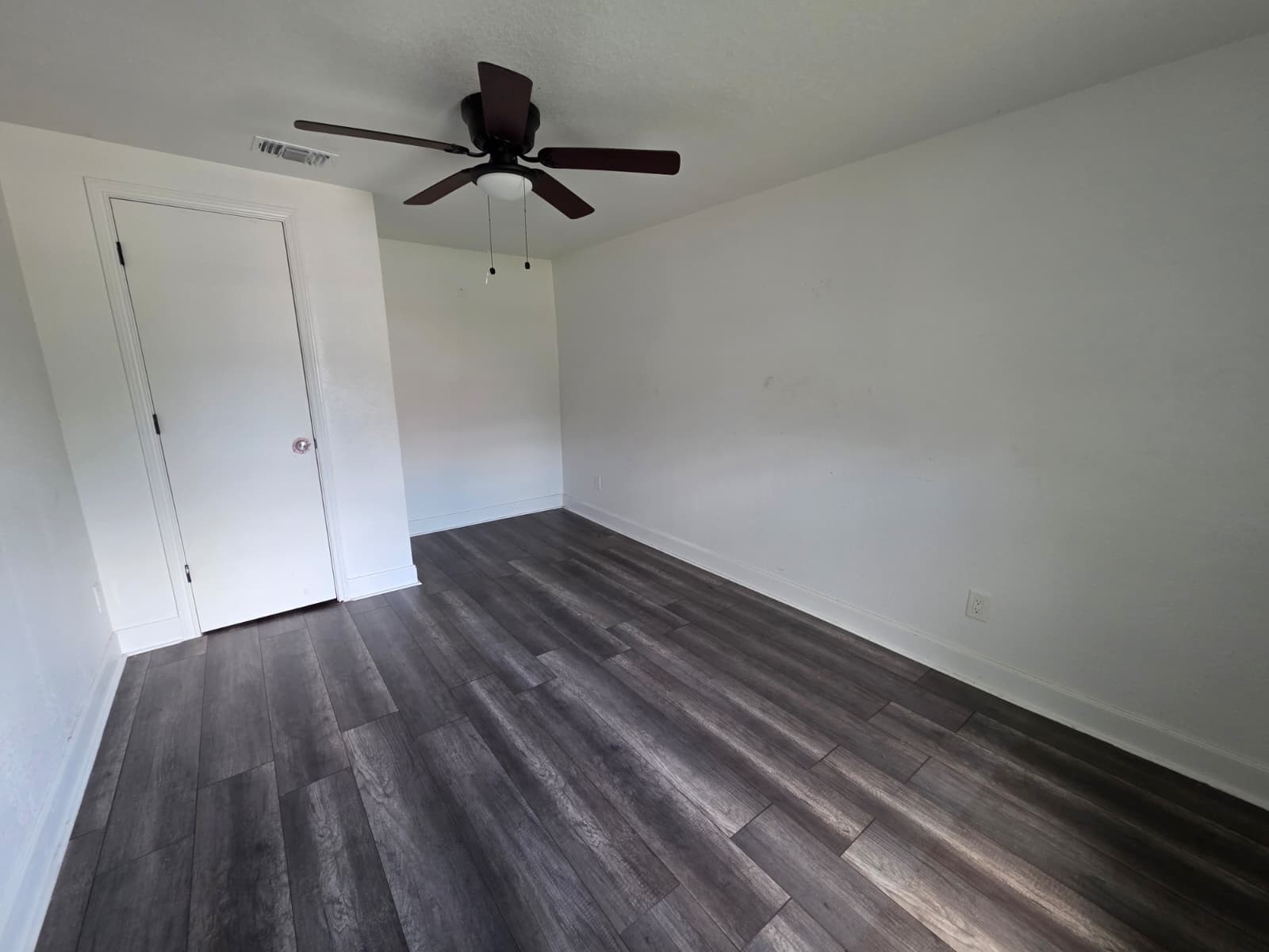 10015 Porto Rico Road Houston, TX 77041 - Photo 8 of 20 a view of small space with racks on the wall