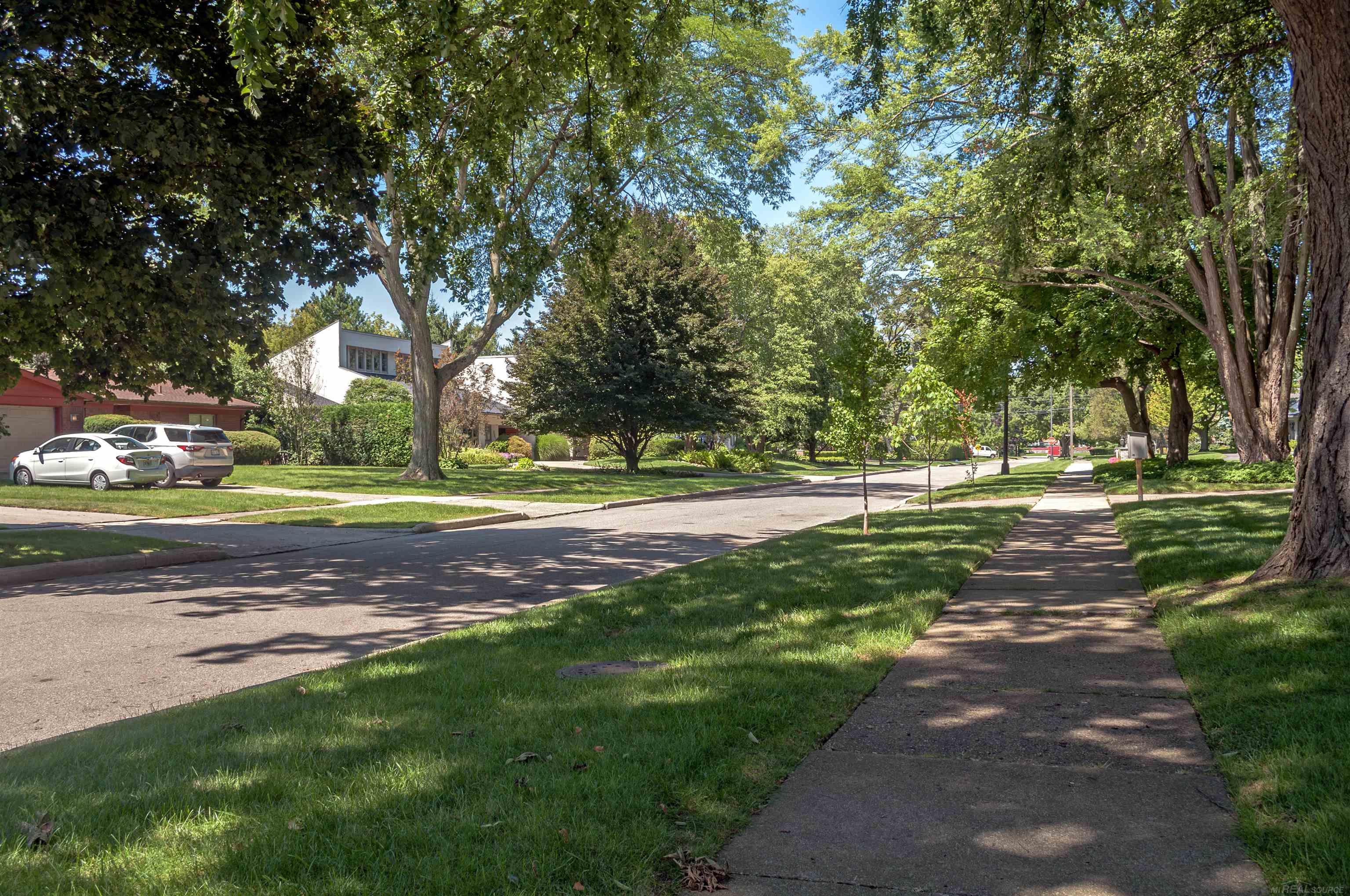 164 Lothrop Road Grosse Pointe Farms, MI 48236 - Photo 5 of 54