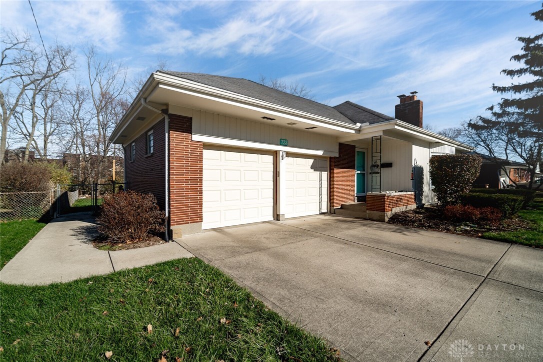 723 Brookfield Road Kettering, OH 45429 - Photo 2 of 53