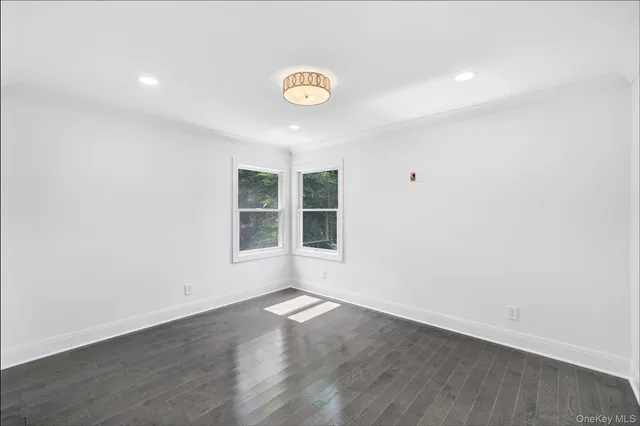 $999,999 | 63 Oak Avenue, Huntington Station, NY 11746