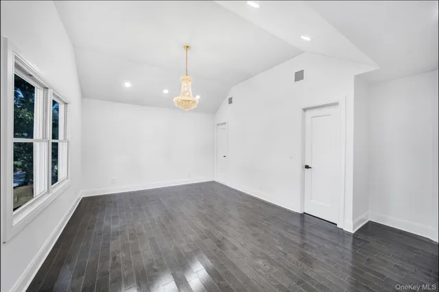 $999,999 | 63 Oak Avenue, Huntington Station, NY 11746