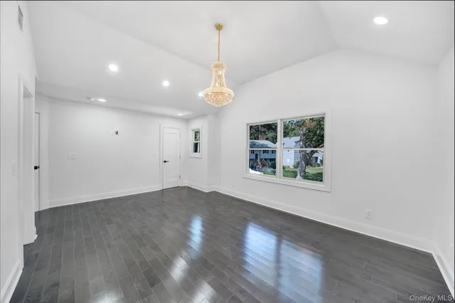 $999,999 | 63 Oak Avenue, Huntington Station, NY 11746