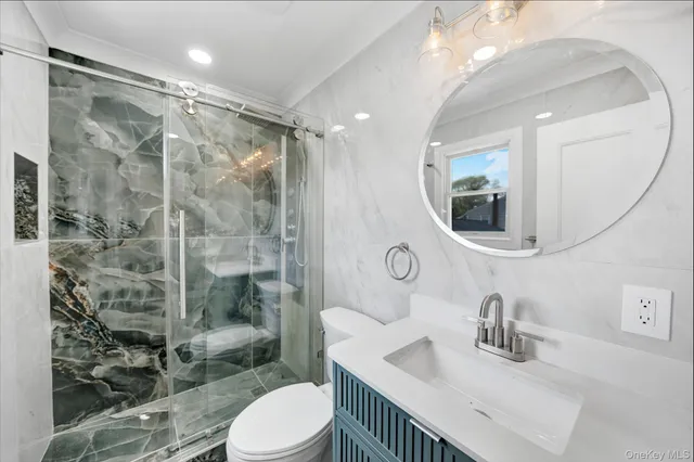 $999,999 | 63 Oak Avenue, Huntington Station, NY 11746