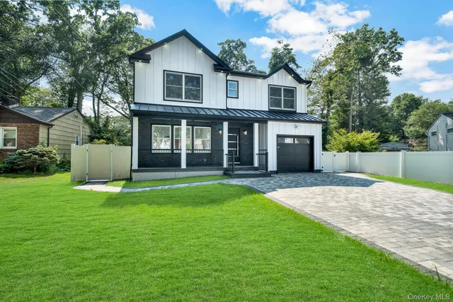 $999,999 | 63 Oak Avenue, Huntington Station, NY 11746