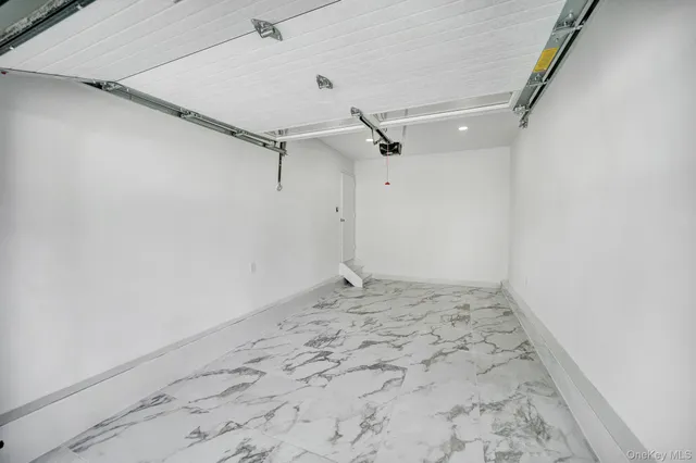 $999,999 | 63 Oak Avenue, Huntington Station, NY 11746