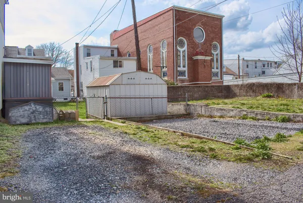 $104,000 | 143 South Maple Street, Mount Carmel, PA 17851
