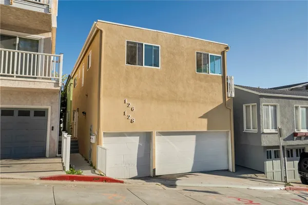 $2,650,000 | 126 43rd Street, Manhattan Beach, CA 90266