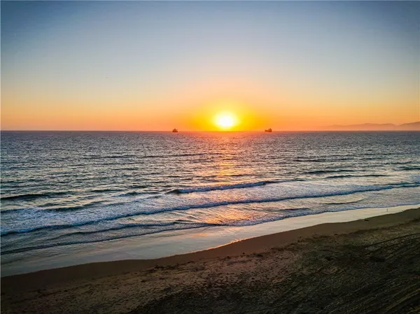 $2,650,000 | 126 43rd Street, Manhattan Beach, CA 90266