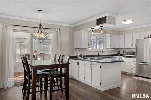 $239,900 | 11 Birch Lake Drive, Sherman, IL 62684