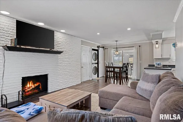 $239,900 | 11 Birch Lake Drive, Sherman, IL 62684