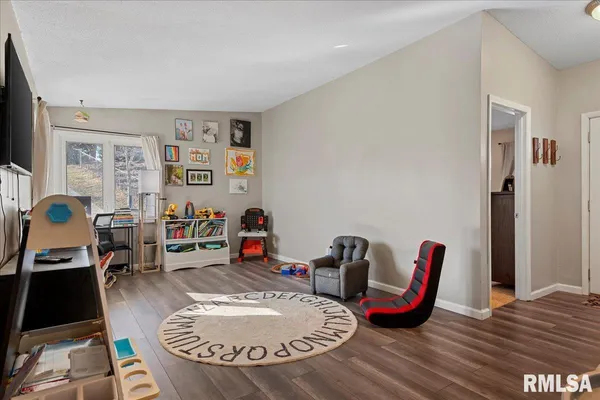 $239,900 | 11 Birch Lake Drive, Sherman, IL 62684