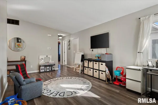 $239,900 | 11 Birch Lake Drive, Sherman, IL 62684