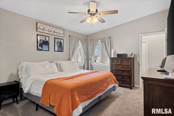 $239,900 | 11 Birch Lake Drive, Sherman, IL 62684