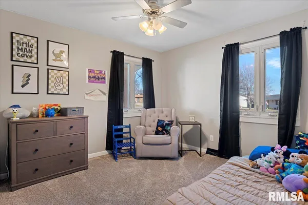 $239,900 | 11 Birch Lake Drive, Sherman, IL 62684