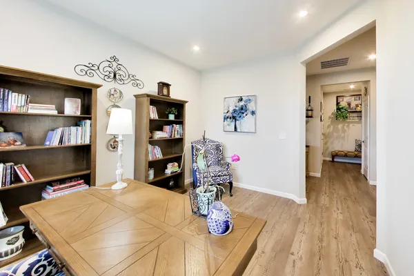 $464,999 | 2911 Briargate Drive, Lindenhurst, IL 60046