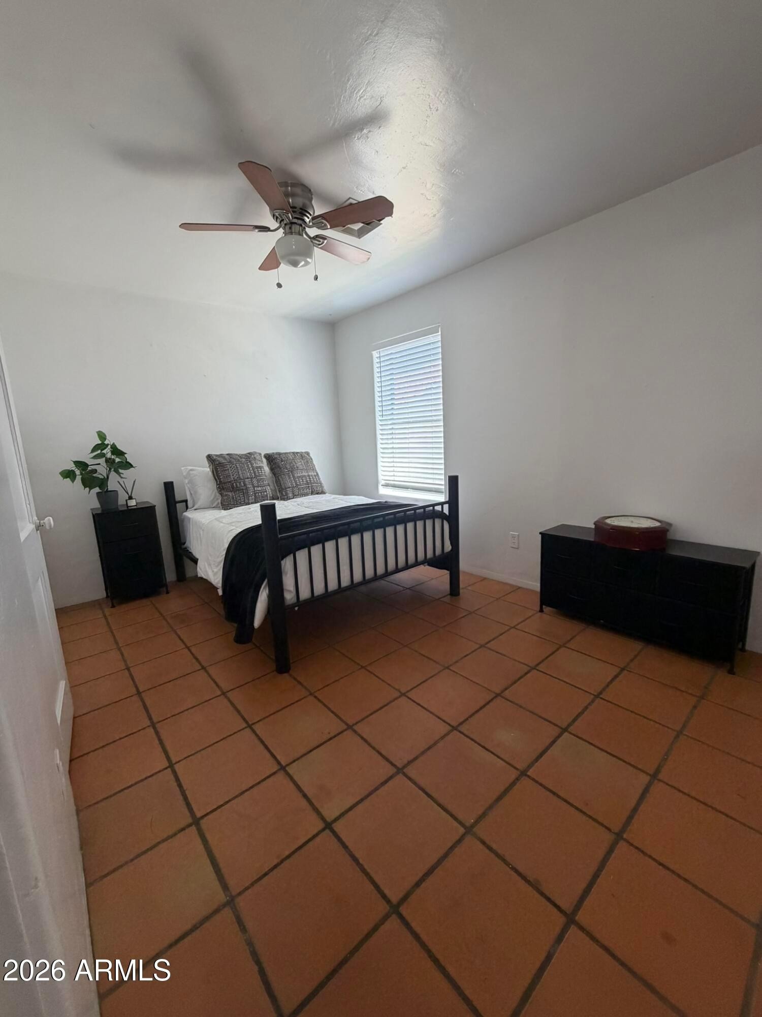 712 West Taylor Street, Unit 2 Phoenix, AZ 85007 - Photo 6 of 6 a living room with furniture