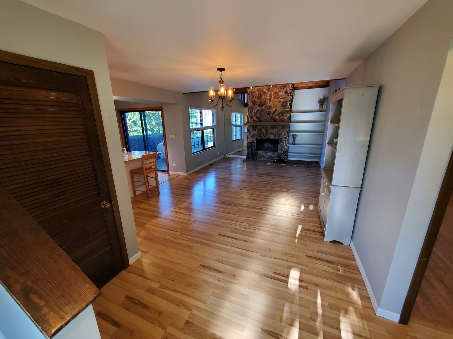 726 Chandler Road Gurnee, IL 60031 - Photo 4 of 43 a view of entryway with livingroom and stairs