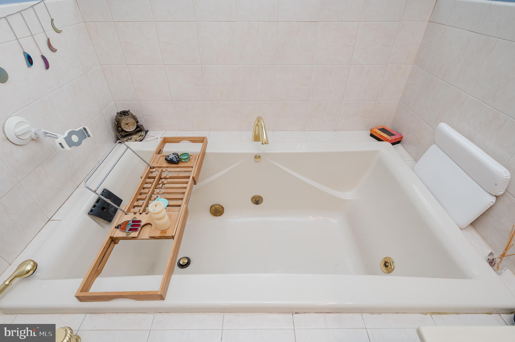 3228 Midfield Road Pikesville, MD 21208 - Photo 23 of 42 Serene spa-like bathtub retreat.