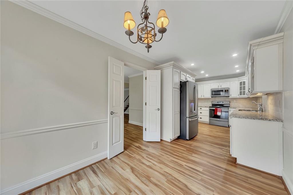 110 Great Oaks Lane Roswell, GA 30075 - Photo 12 of 34