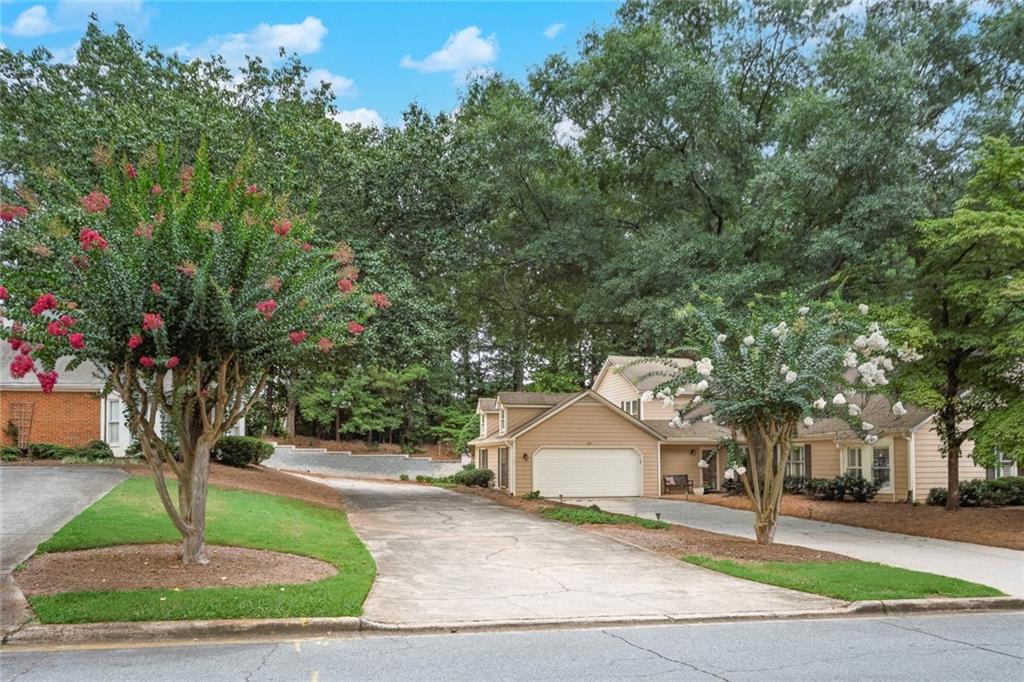 110 Great Oaks Lane Roswell, GA 30075 - Photo 2 of 34