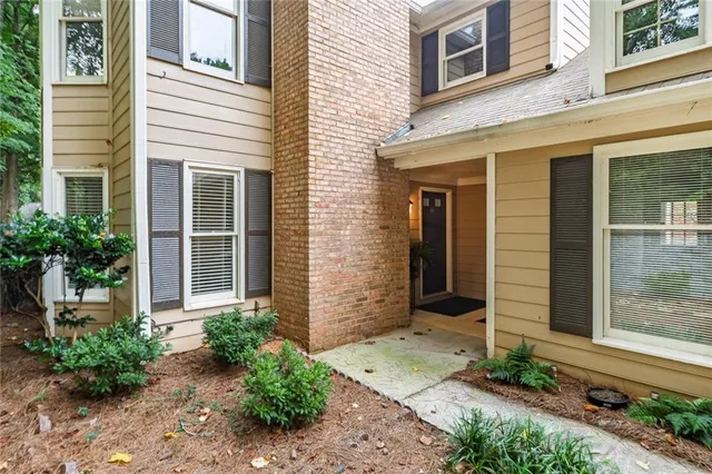 $400,000 | 110 Great Oaks Lane, Roswell, GA 30075