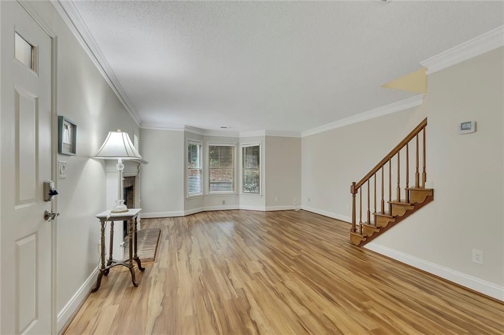 110 Great Oaks Lane Roswell, GA 30075 - Photo 5 of 34