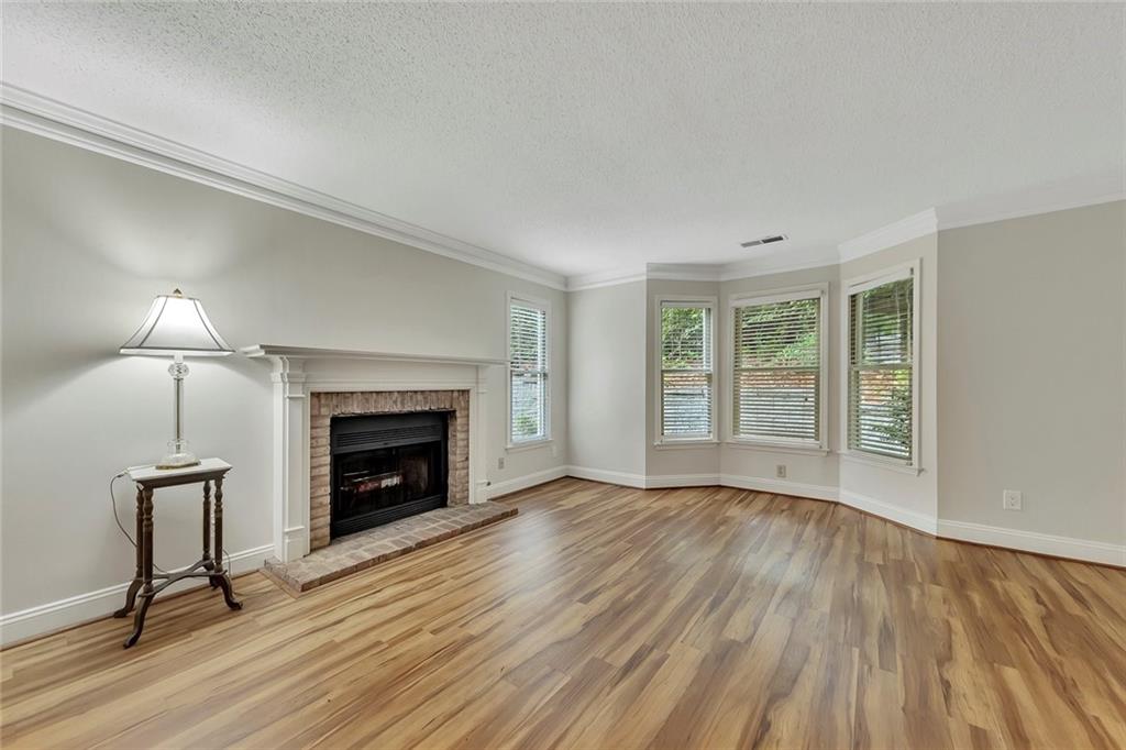 110 Great Oaks Lane Roswell, GA 30075 - Photo 8 of 34