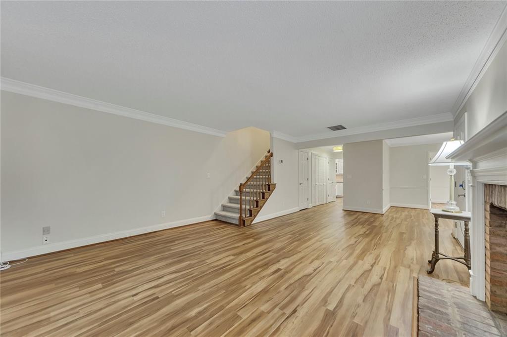 110 Great Oaks Lane Roswell, GA 30075 - Photo 9 of 34