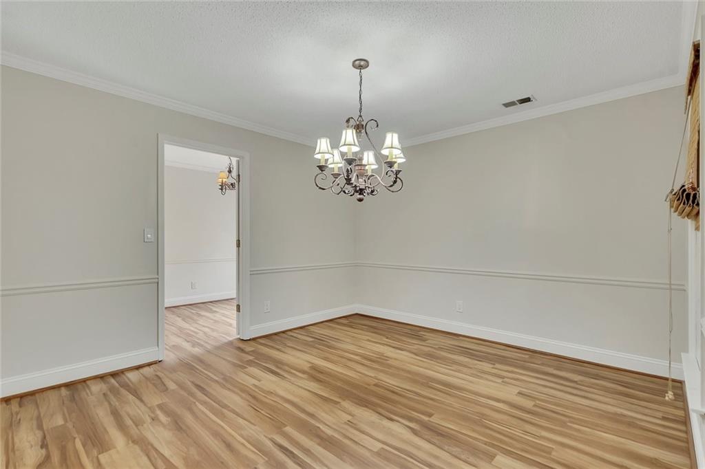 110 Great Oaks Lane Roswell, GA 30075 - Photo 10 of 34