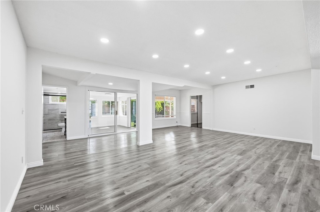 10418 Gothic Avenue Granada Hills, CA 91344 - Photo 4 of 22