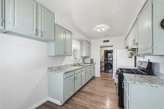 $4,900 | 10418 Gothic Avenue, Granada Hills, CA 91344