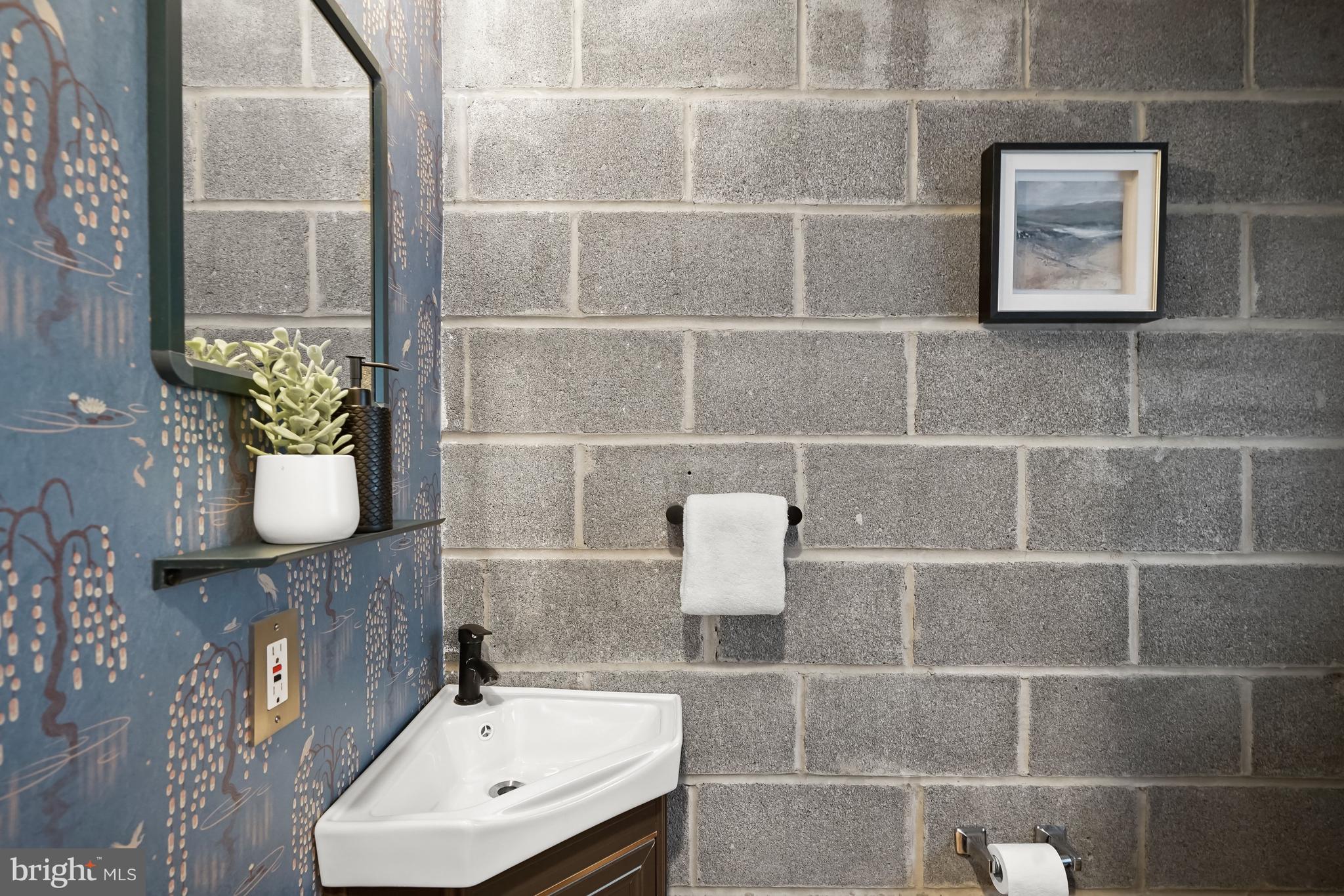 1420 Rhode Island Avenue Northwest Washington, DC 20005 - Photo 12 of 36 Main level powder room