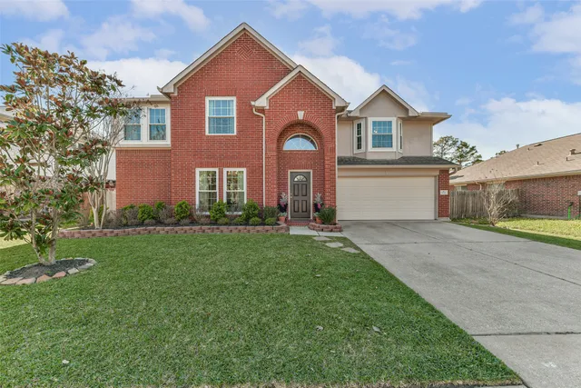 $359,000 | 1116 Lake Shore Drive, Pearland, TX 77581