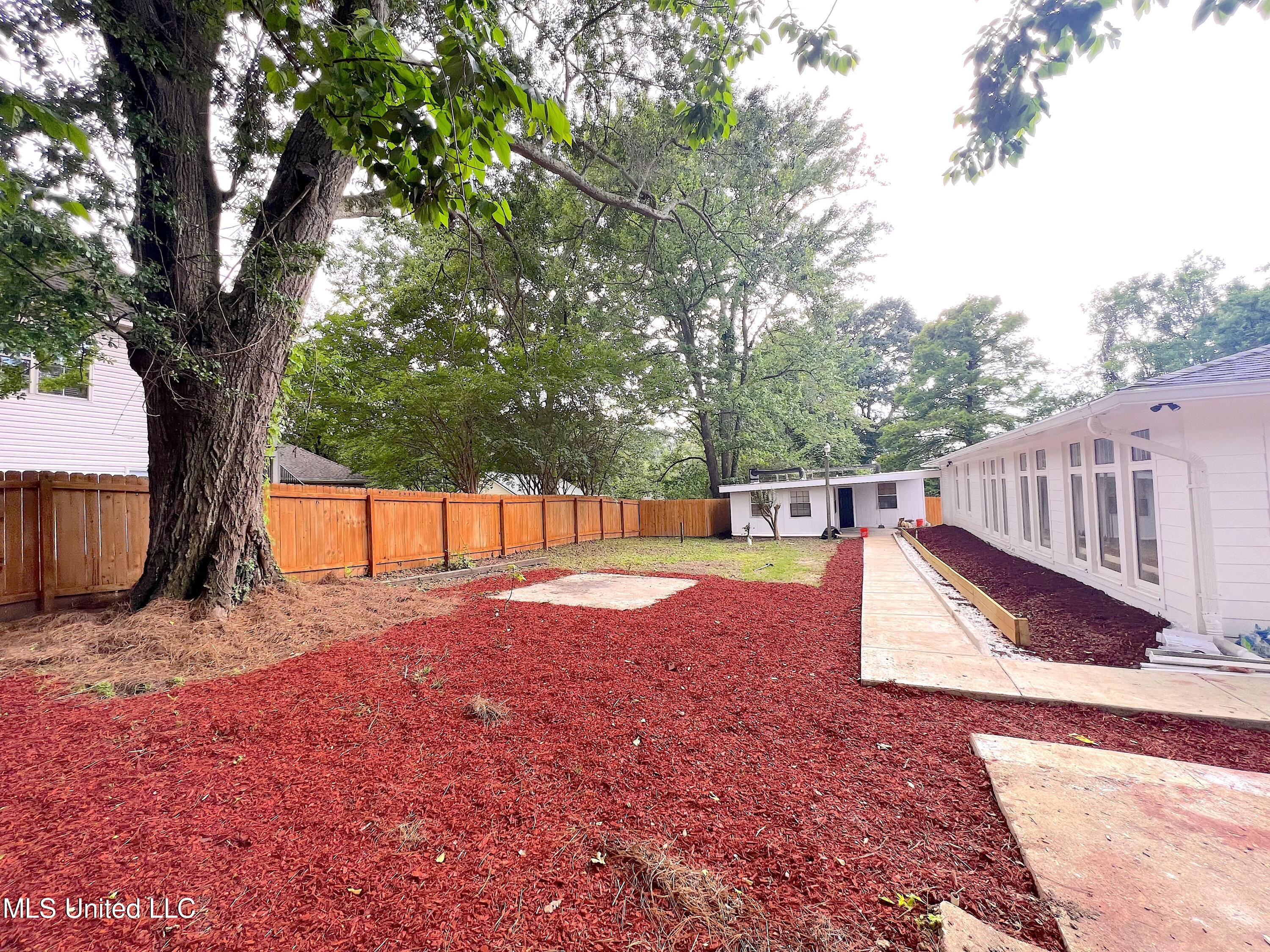 211 Nolan Circle Ridgeland, MS 39157 - Photo 2 of 32 Back 1