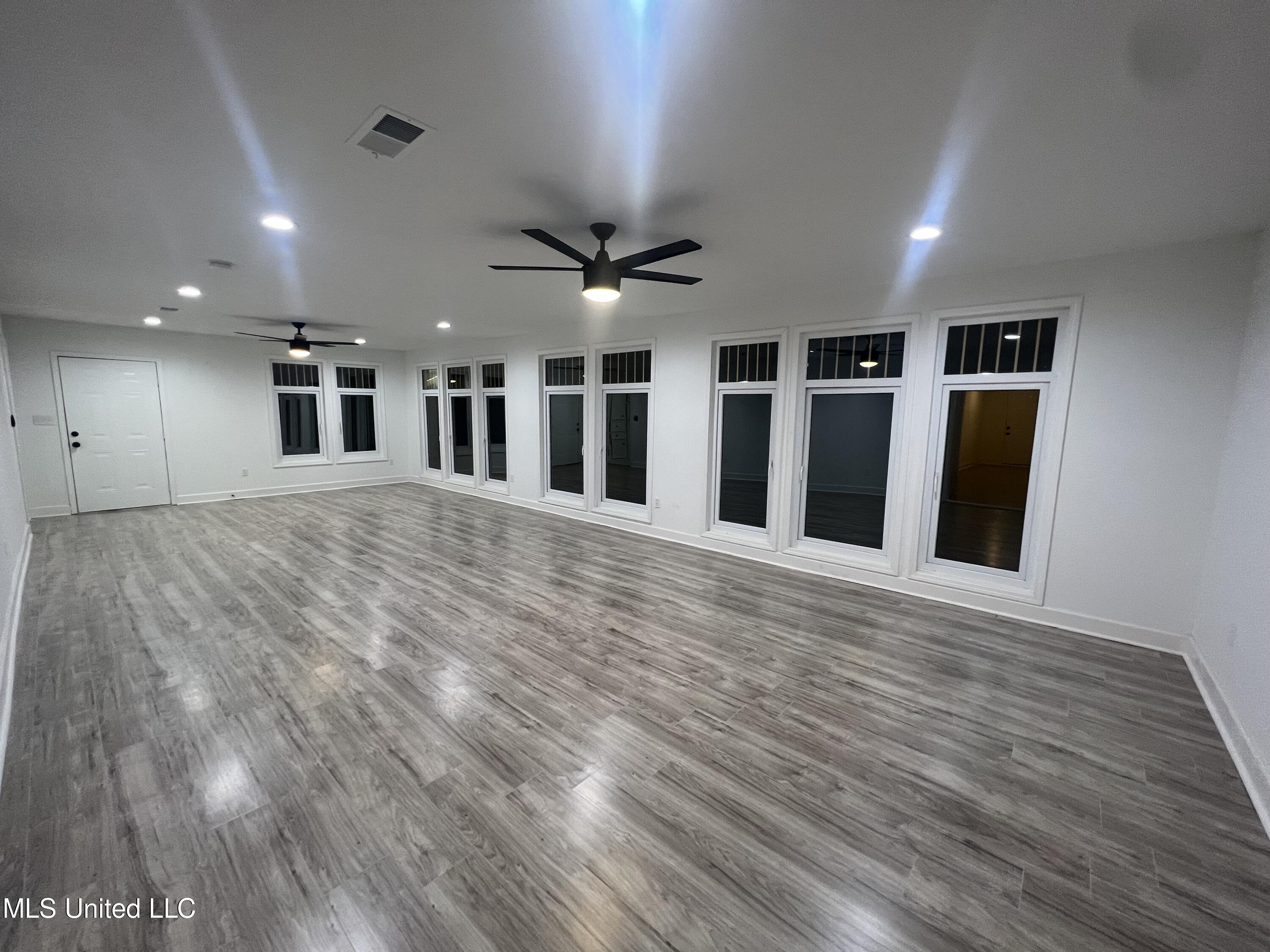 211 Nolan Circle Ridgeland, MS 39157 - Photo 32 of 32 Living Room