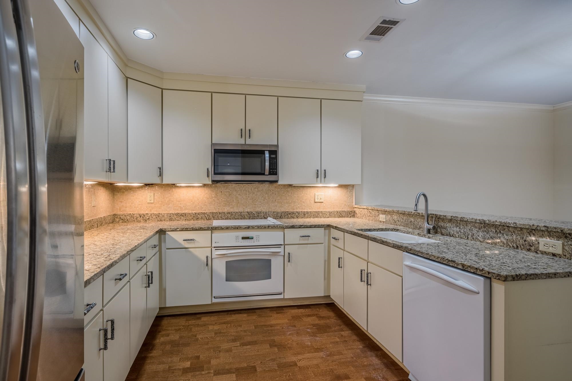 591 Lexington Road, Unit 302 Memphis, TN 38117 - Photo 12 of 21 Gallery Image 12