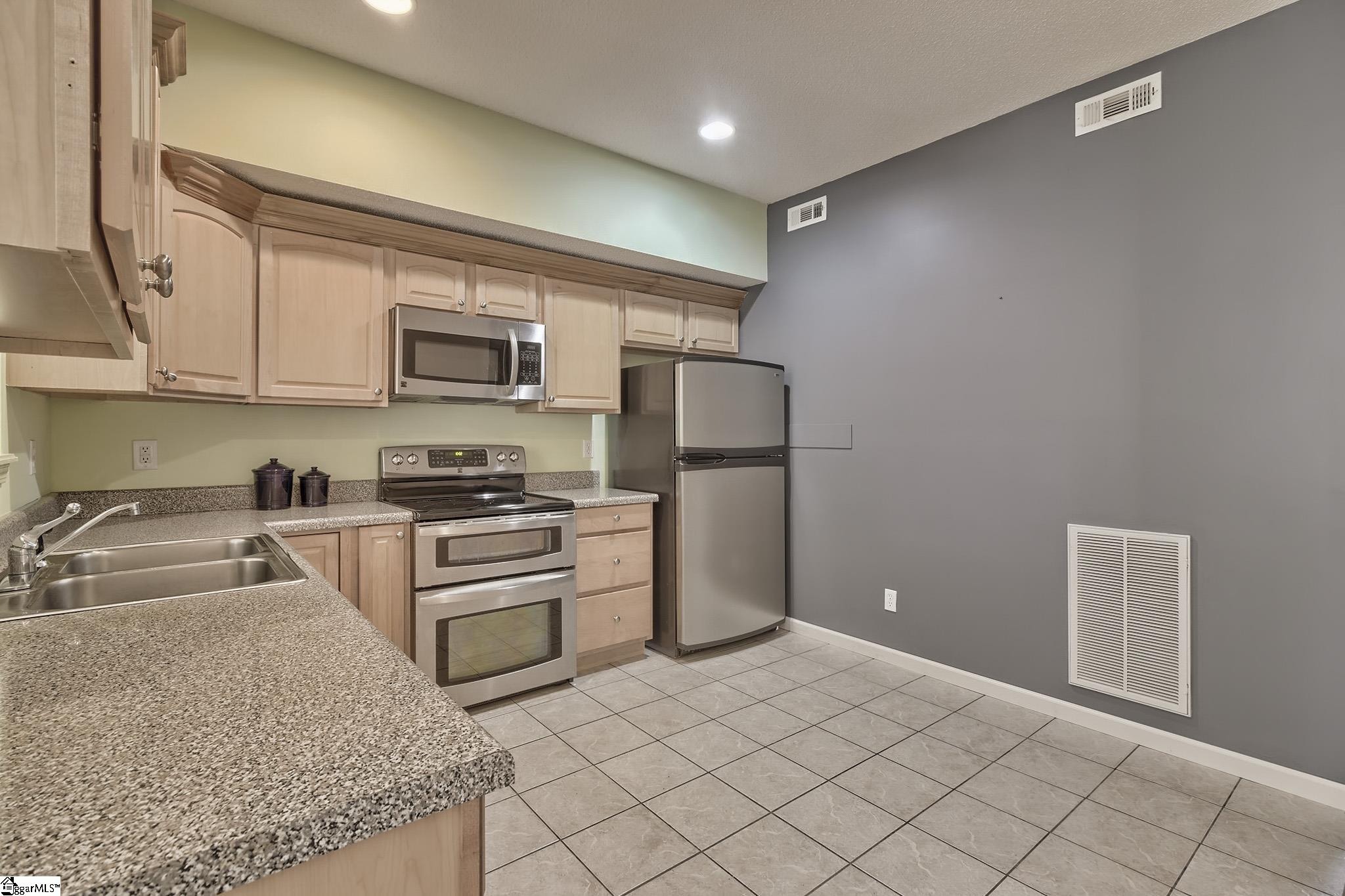 111 Reef Court, Unit D Easley, SC 29642 - Photo 5 of 23 Gallery Image 5