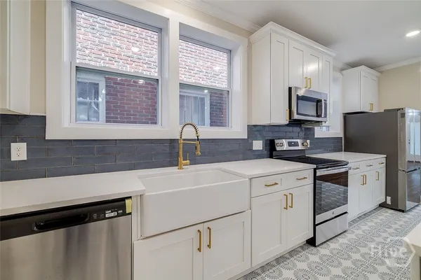 $2,400 | 905 East Park Avenue, Unit A, Savannah, GA 31401