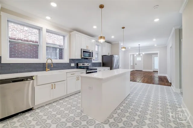 $2,850 | 905 East Park Avenue, Unit A, Savannah, GA 31401