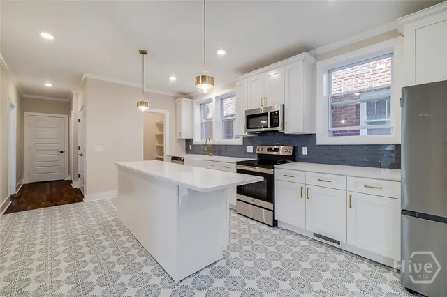 $2,850 | 905 East Park Avenue, Unit A, Savannah, GA 31401