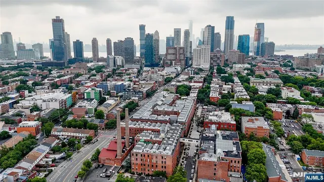 $3,500 | 187 Wayne Street, Unit 311C, Jersey City, NJ 07302